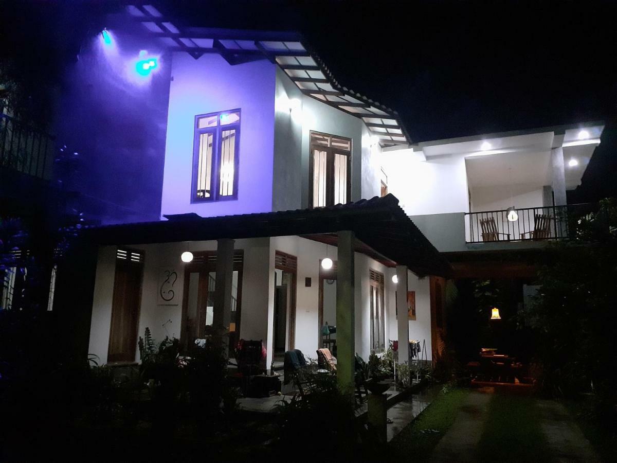 Om Villa Hikkaduwa Buitenkant foto